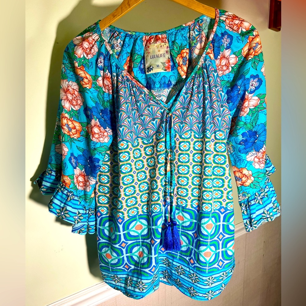 Lulalife Women's Blue Floral Top - Picture 1 of 9